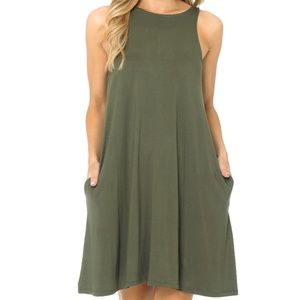 SLEEVELESS DRESS WITH POCKETS